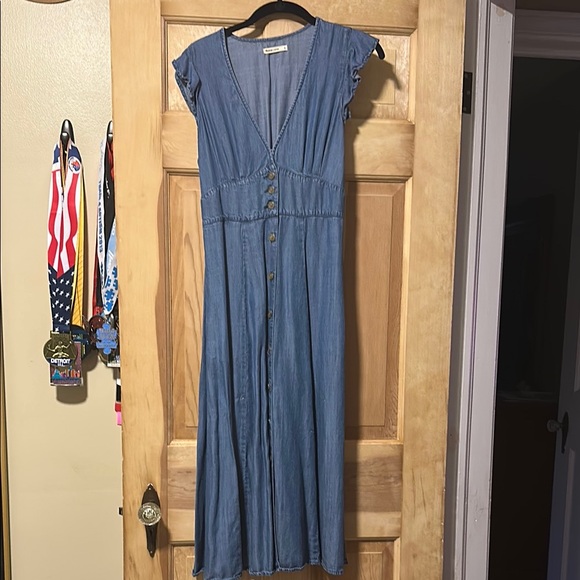 Marine Layer Dresses & Skirts - Marine Layer Camila Flutter Sleeve Midi Dress. Size Small. Worn a few times.